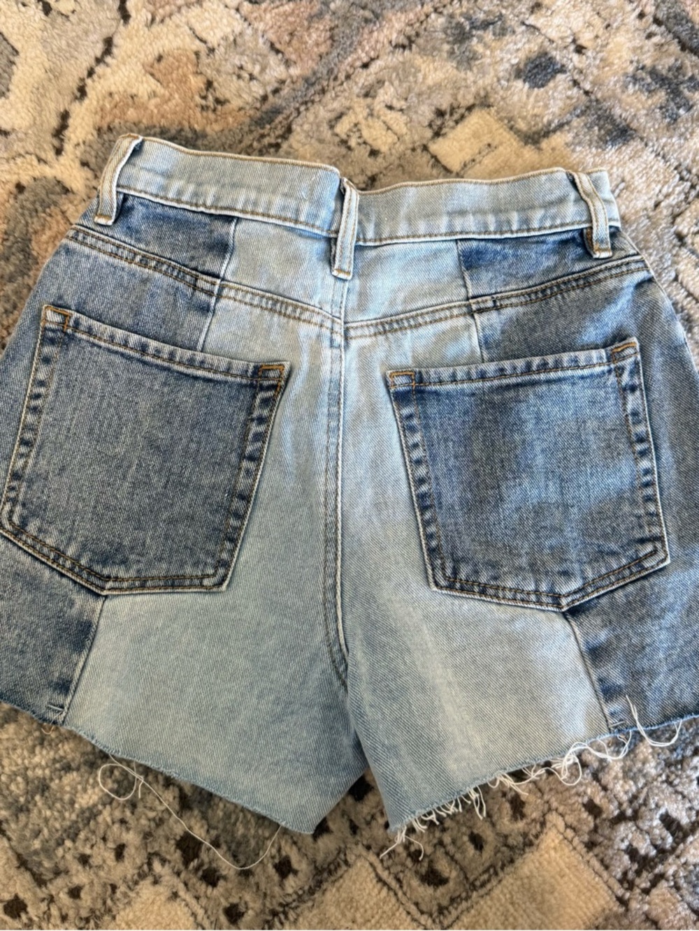 PacSun Two-Tone Light Blue Denim Cutoff Shorts - Picture 4 of 6